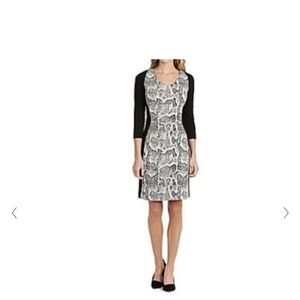 NWT Antonio Melani Black White Snake Skin 3/4 Sleeve V neck Slim Fit Dress
